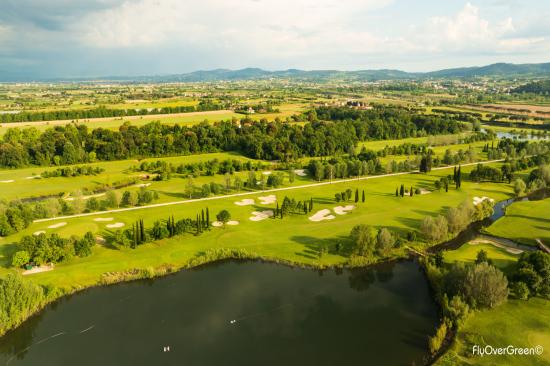 Le Pavoniere Golf & Country Club