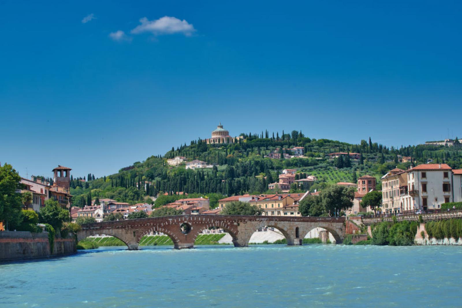 Ponte Pietra, Verona