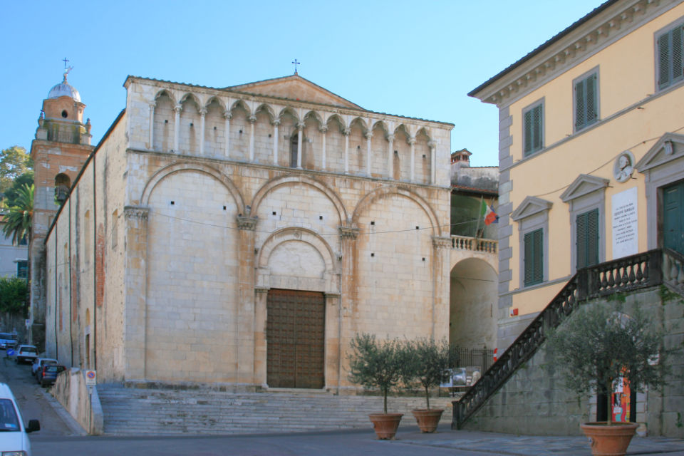 Pietrasanta Special offer: Tartufo, Funghi Porcini, Bolgheri and Golf with Camillo